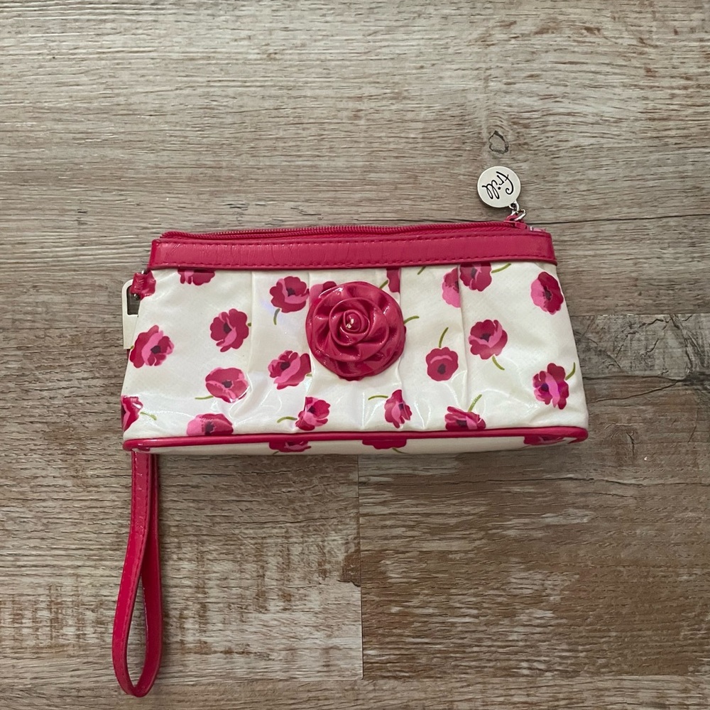 Vera Bradley Frill wristlet